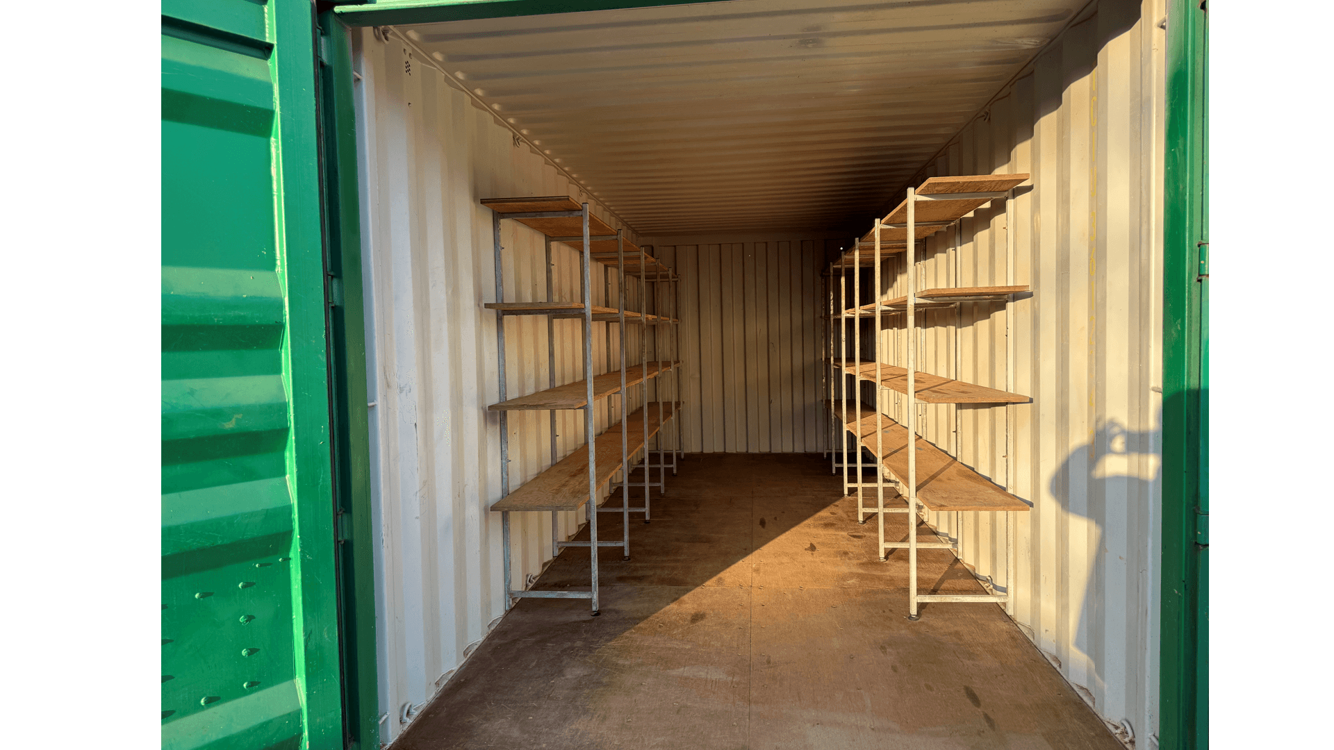 Container 20'' isoleret lager m/ 2 reoler (begrænset antal - kun i udvalgte afd.)*